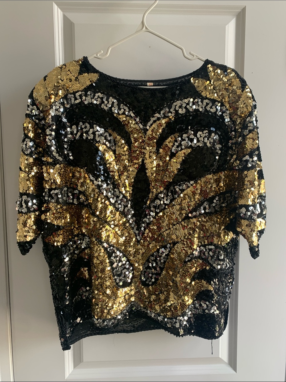 Black & Gold Vintage Sequin Short-Sleeve Women's Top